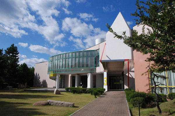“芦屋市立美术博物馆”内经常会举办各种讲座等。
