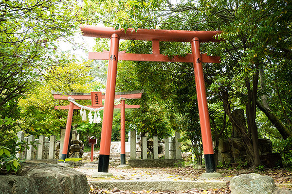 The final torii has a plaque with the shrine’s name