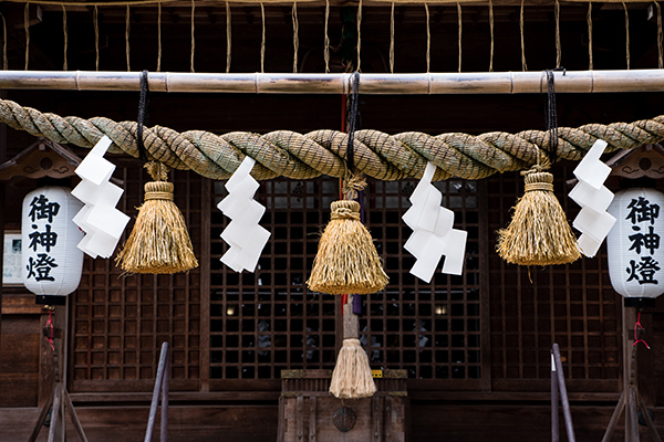 Shimenawa ropes in front of the worship hall