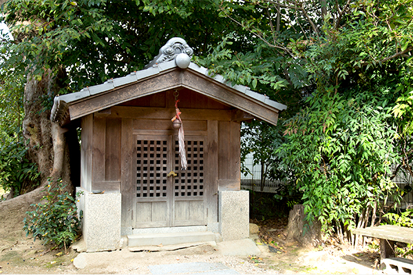 뱀 신사(오이나리상).